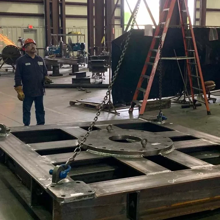 Suitable lifting equipment designed for efficient and safe material handling