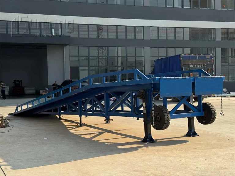 Mobile dock ramp for sale, suitable for flexible loading and unloading operations